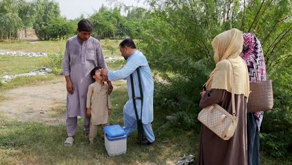 Pakistan anti-polio drive struggles against militants, mistrust