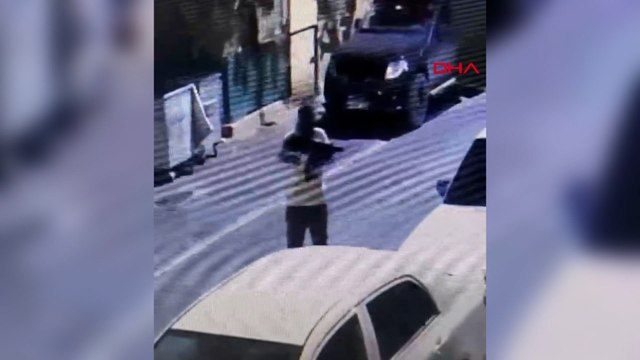 Husumetlisinin iş yerine tüfekle ateş açtı; o anlar kamerada