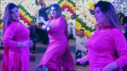 Kha Ke Lachi Wala Paan _ Urwa Khan Best lover  Mujra Dance Performance 2024