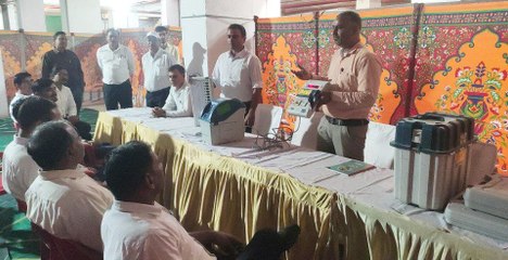 उपचुनाव के लिए मतदान दलों का प्रशिक्षण, देखें वीडियो