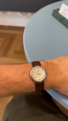 Fine, discrete, raffinée. La montre habillée cette Calatrava de 2003 ?