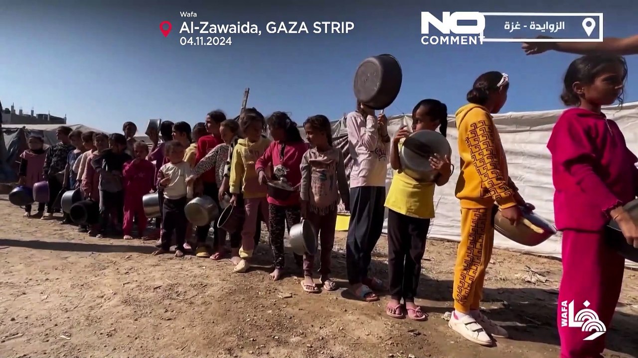 Striscia di Gaza: decine di bambini in coda per un pasto, la carestia minaccia la popolazione