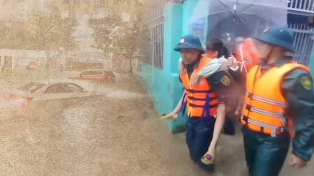 [NÓNG 24H] Mưa tầm tã, dân vùng rốn lũ tất tả chạy lụt, vì sao Đà Nẵng mưa to là ngập?