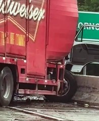 Engavetamento na Via Dutra em Barra Mansa causa 10 km de congestionamento