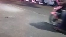 jalan di malam hari