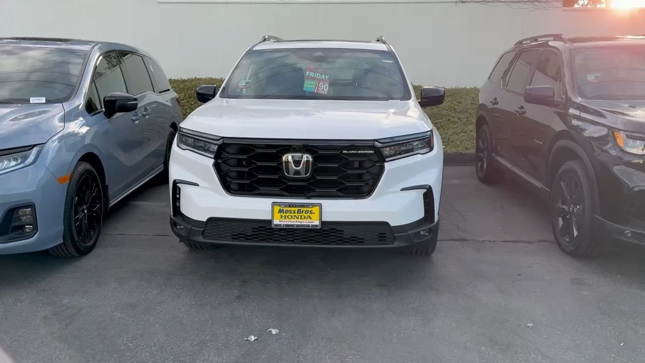 2025 Honda Pilot Black Edition AWD Midsize SUV with Platnium White