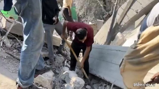 A Gaza fra le macerie dopo raid israeliano: Non ci sono medici