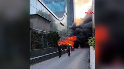 AVM’nin güvenlik kulübesi alev alev yandı