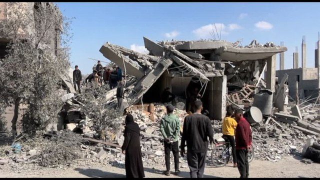 A Gaza fra le macerie dopo raid israeliano: Non ci sono medici