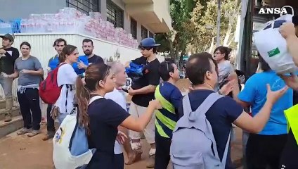Maltempo in Spagna, distribuiti aiuti nella zona di Paiporta