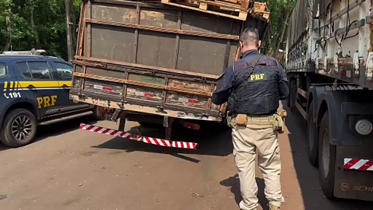 Carga de 200 mil maços de cigarros contrabandeados é apreendida pela PRF em Palotina