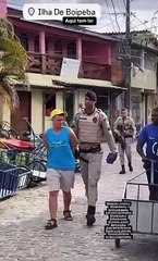 VÍDEO: Turista isarelense é preso por injúria racial na Ilha de Boipeba; veja