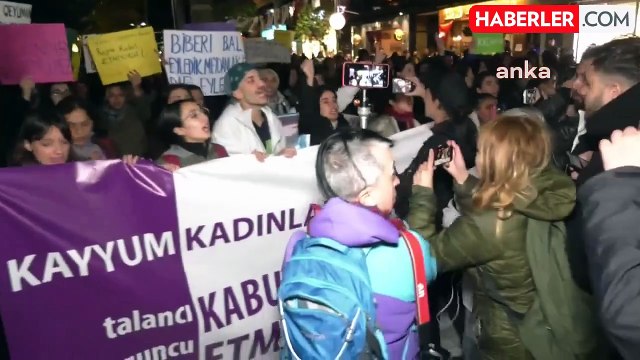 Kadıköy'de Kadınlar Kayyum Atamalarını Protesto Etti