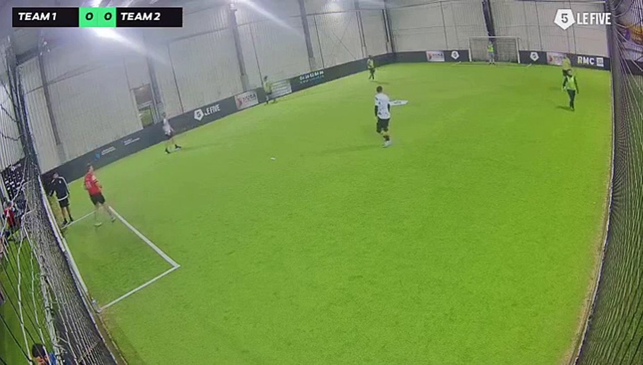 Benoît  05/11 à 20:03 - Football 6x6 Musa Carrelage (LeFive Reims)