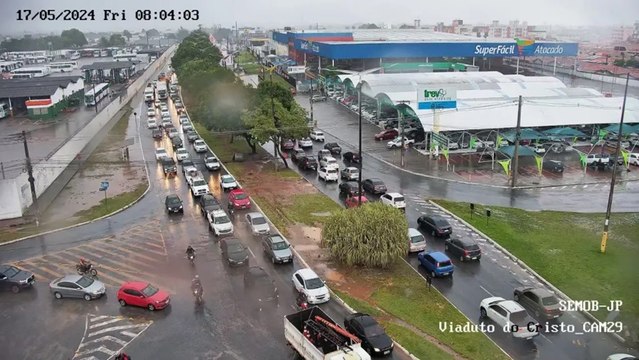 Engenheiro diz que produtos intertravados podem ajudar a diminuir alagamentos em centros urbanos