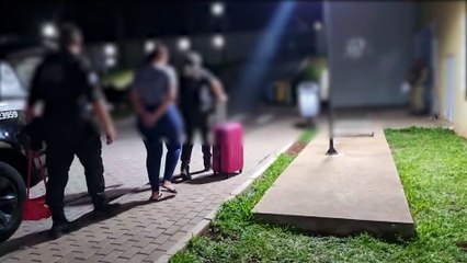 Cães K9 Raio e Faruk identificam haxixe em mala de passageira em ônibus