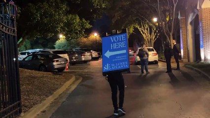 Cierran primeros centros de votación en EEUU