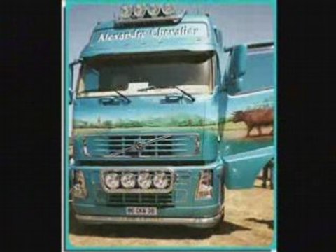 PEINTURES SUR MOTOS ET CAMIONS