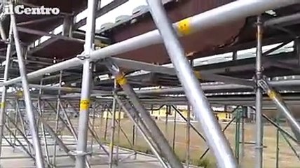 L'Aquila, ecco la tribuna dello stadio crollata: ? di trucciolato