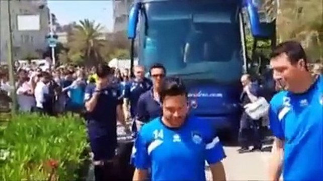 Pescara, 1.500 tifosi all'allenamento della squadra in spiaggia