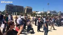 Pescara, la squadra di calcio si allena in spiaggia