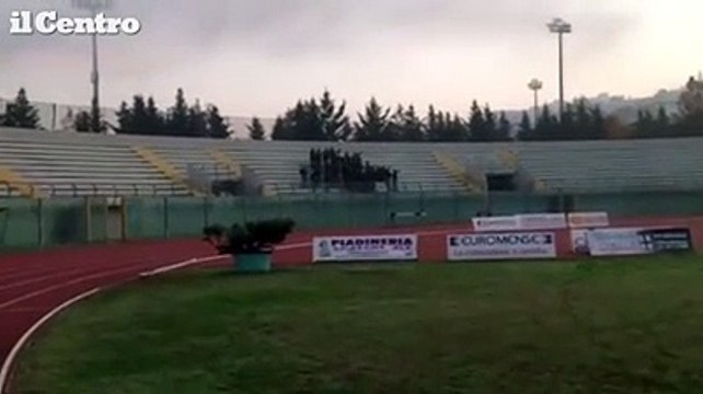 Chieti calcio, l'allenamento all'alba non ferma i contestatori