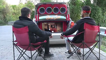 BURSA Evde canı sıkılınca otomobilini oyun salonuna dönüştürdü