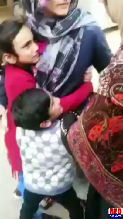 ماں اور بچوں کا پیار دیکھیں