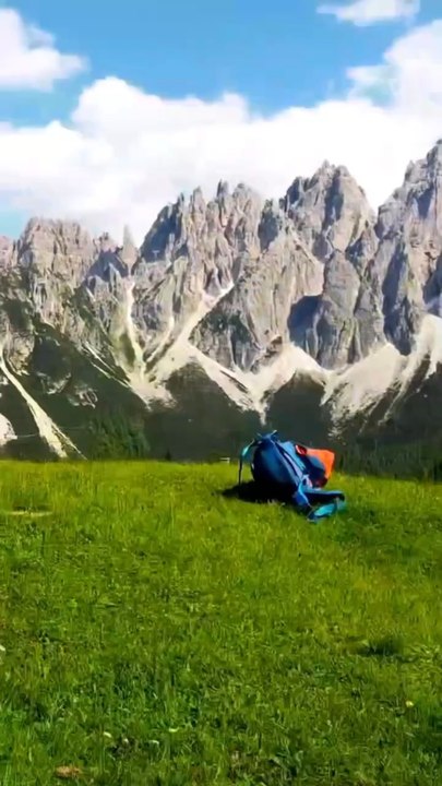 LE PLUS BEL envol sur les Dolomites