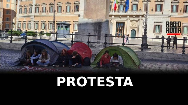 Studenti protestano in tenda a Piazza Montecitorio