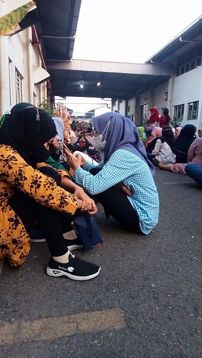 Suasana di pabrik