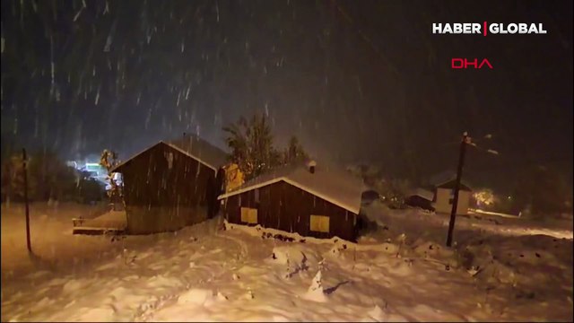 Ayder Yaylası’nda kar kalınlığı 20 santimetreye ulaştı