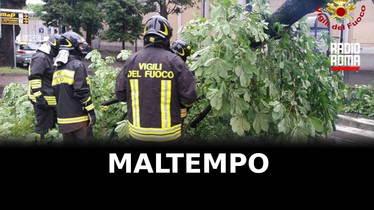 Maltempo, centinaia di interventi dei vigili del fuoco