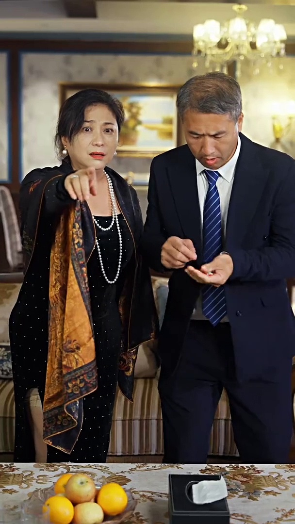 确诊风暴：王浩翔与严雯丽的抗争
