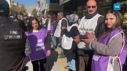 Kayyım protestolarının 3. gününde Van’da vatandaşlar insanlık zinciri oluşturdu