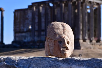 Aizanoi'de bulundu! 2 bin yıllık tiyatro maskı