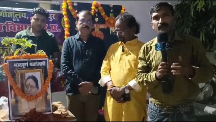 शारदा सिन्हा को भावपूर्ण श्रद्धांजलि,महिलाओं ने छठ गीत गा दी श्रद्धांजलि