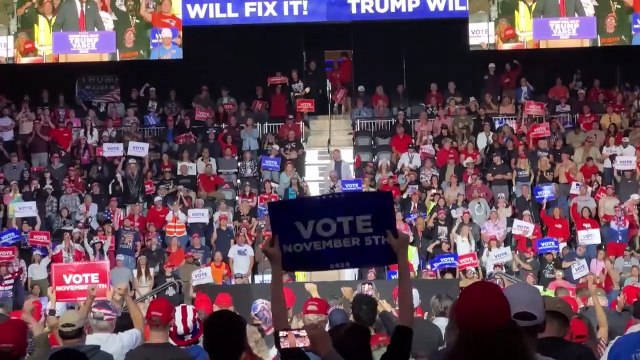 Trump gana terreno entre los votantes latinos del muro azul además de en Texas y Florida