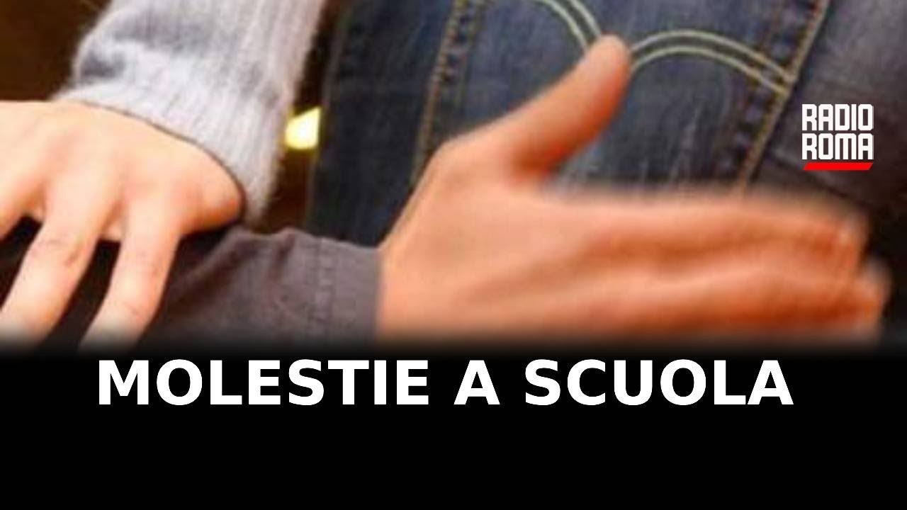 Molestie a scuola, professore indagato