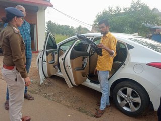 वाहनों के कांच से उतरवाई ब्लेक फिल्म, बिना हेलमेट बाइक चालकों पर जुर्माना