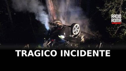 Auto rubata si ribalta e prende fuoco, 2 morti