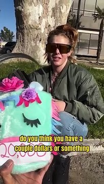 Millionaire blessed a young homeless girl and her story was so sad