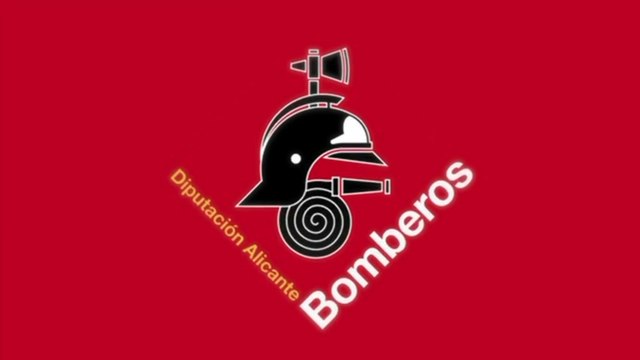 Los bomberos evitan así que una piedra gigante caiga sobre dos escaladores