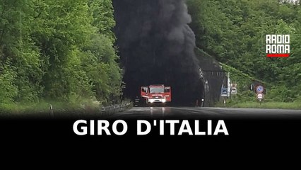 Camion si incendia in galleria, a rischio tracciato Giro d'Italia