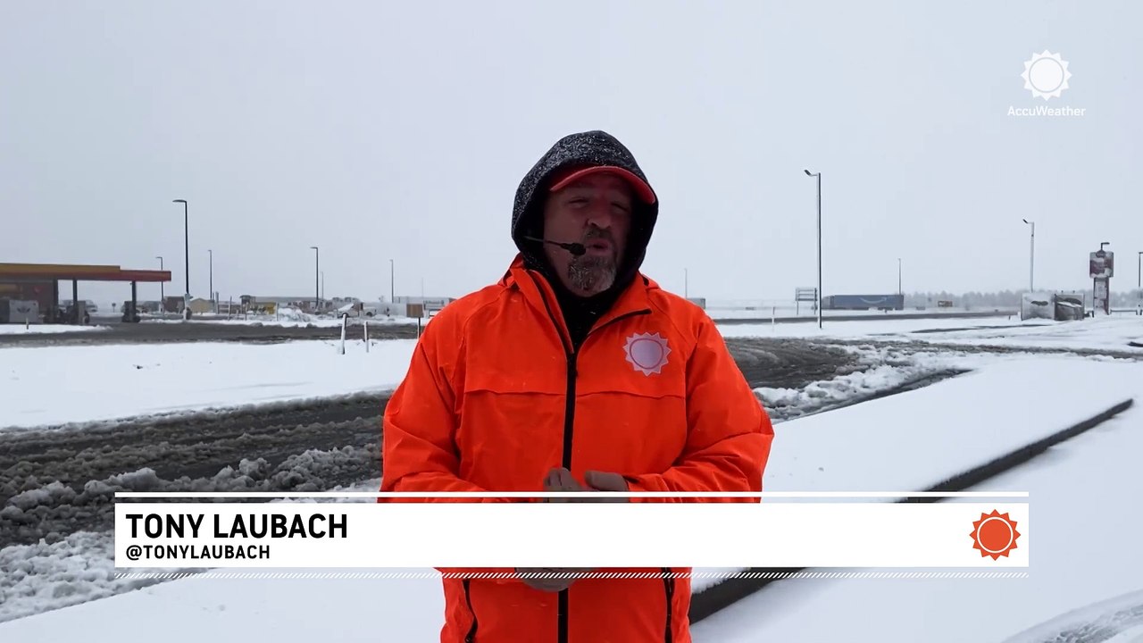 Heavy snowfall causes roads to close in Colorado