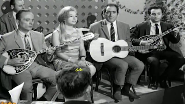 Δεν υπάρχει κανείς - Στράτος Διονυσίου & Νίκη Λάμη (Cine Video)