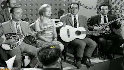 Δεν υπάρχει κανείς - Στράτος Διονυσίου & Νίκη Λάμη (Cine Video)