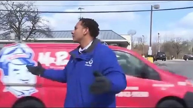 His mother drives by, interrupting a TV reporter’s filming session. You won’t believe what happens next…