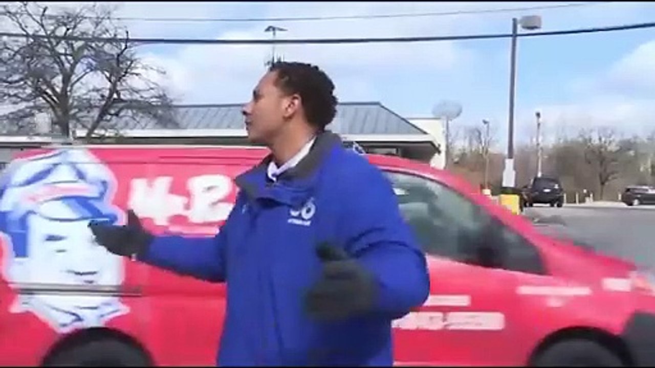 His mother drives by, interrupting a TV reporter’s filming session. You won’t believe what happens next…