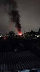 Casa pega fogo em Florianópolis